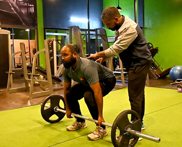 Deadlift Exercise with Expert Mentors at FitnessZone