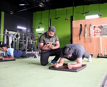 Plank exercises in fitnesszone