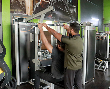 Lat Pulldown Training for Back Strength